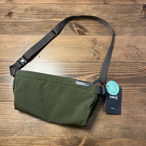 Bellroy Sling Bag 7L Ranger Green‎ Water Resistant Travel EUC Crossbody Unisex
